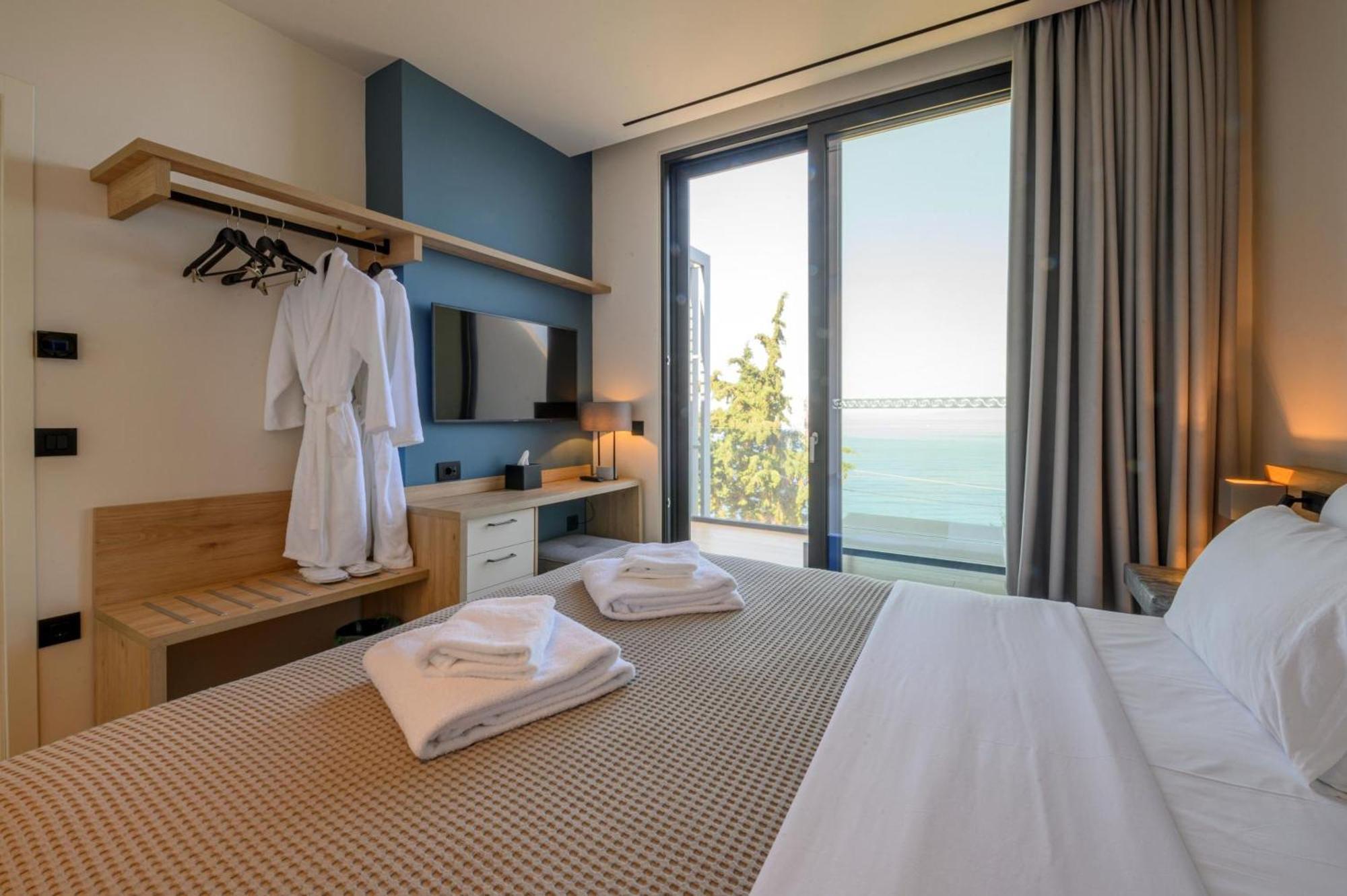 Mani Suites Agios Nikolaos  Exterior photo