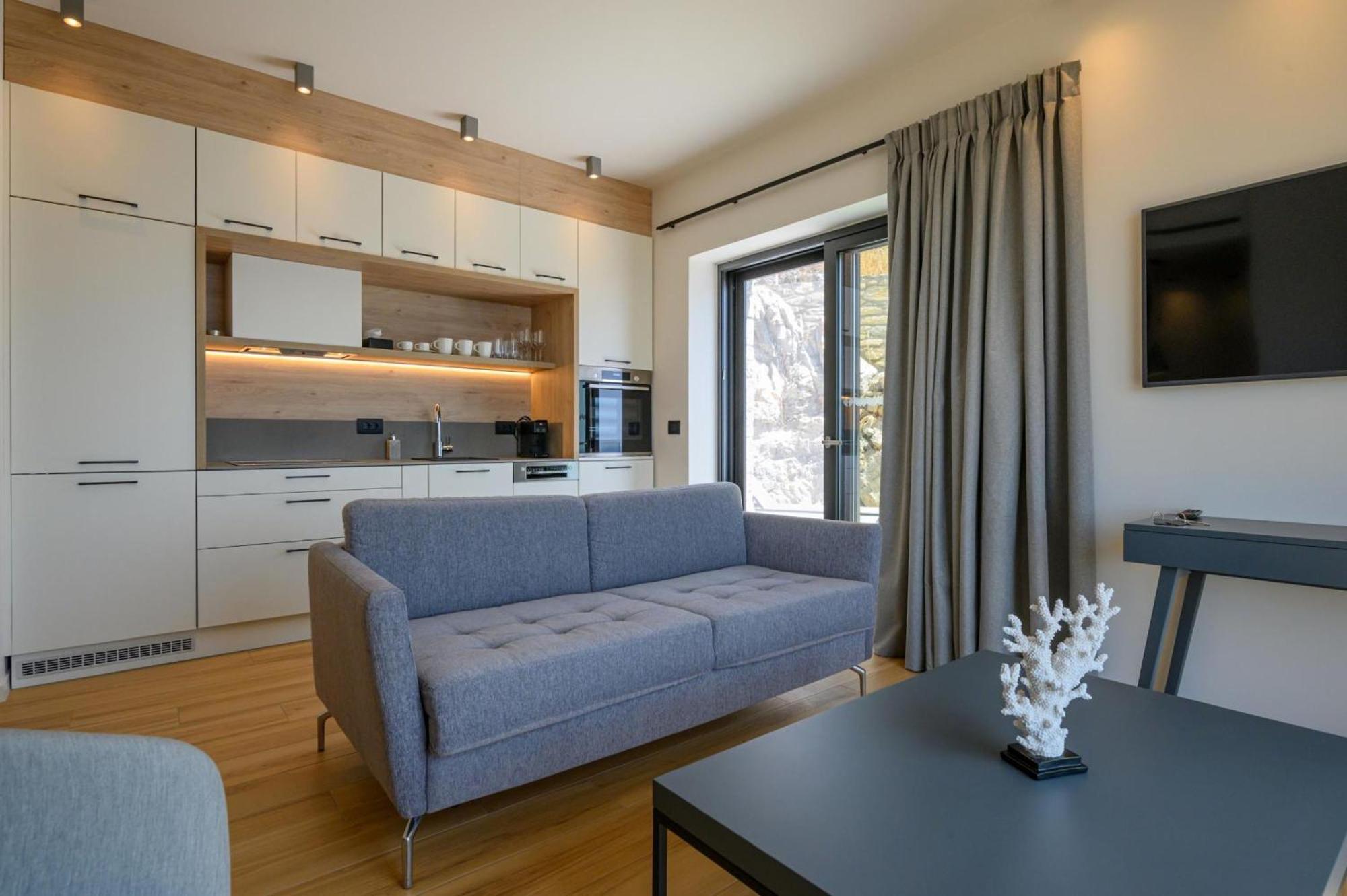 Mani Suites Agios Nikolaos  Exterior photo