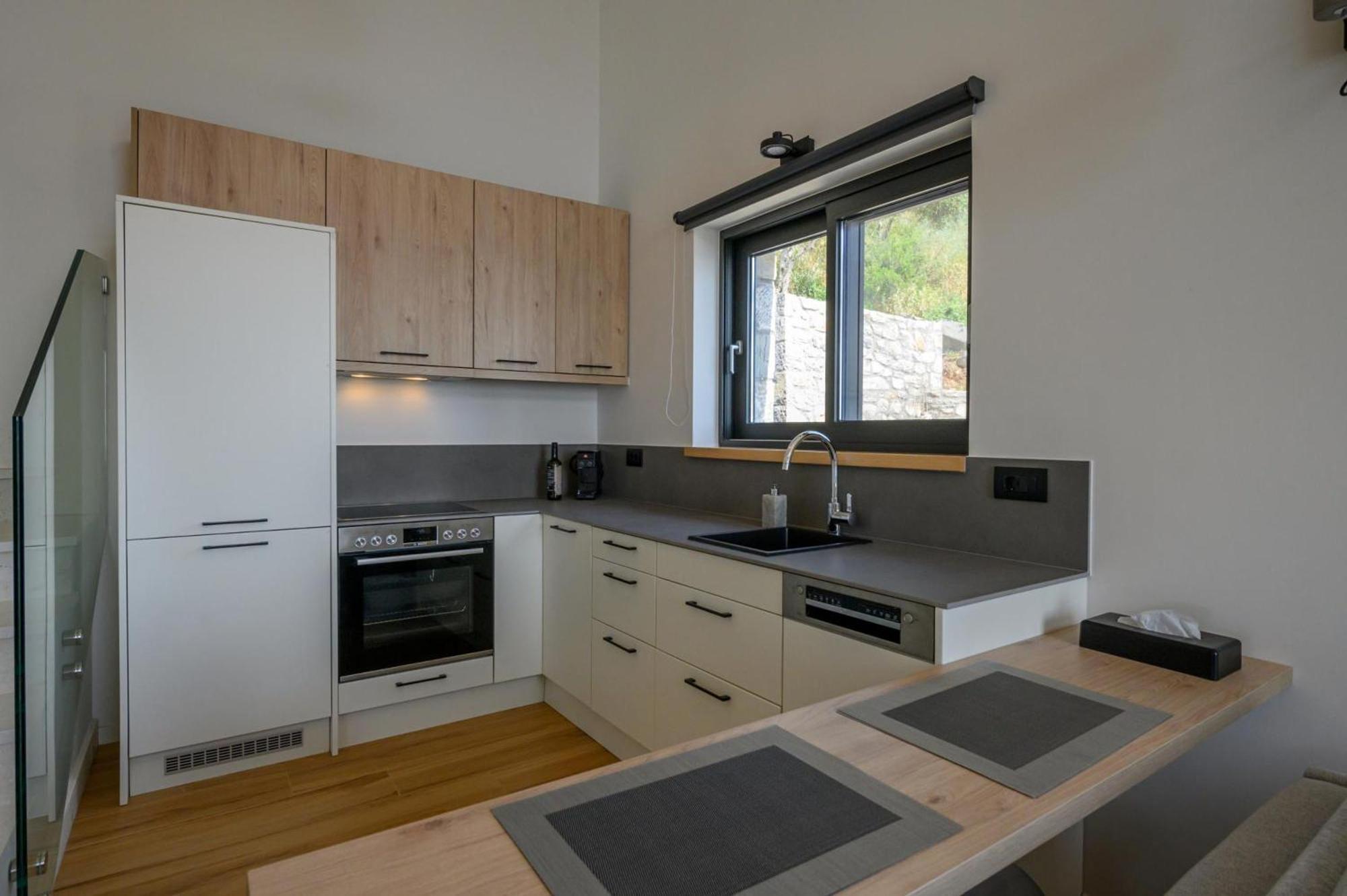 Mani Suites Agios Nikolaos  Exterior photo