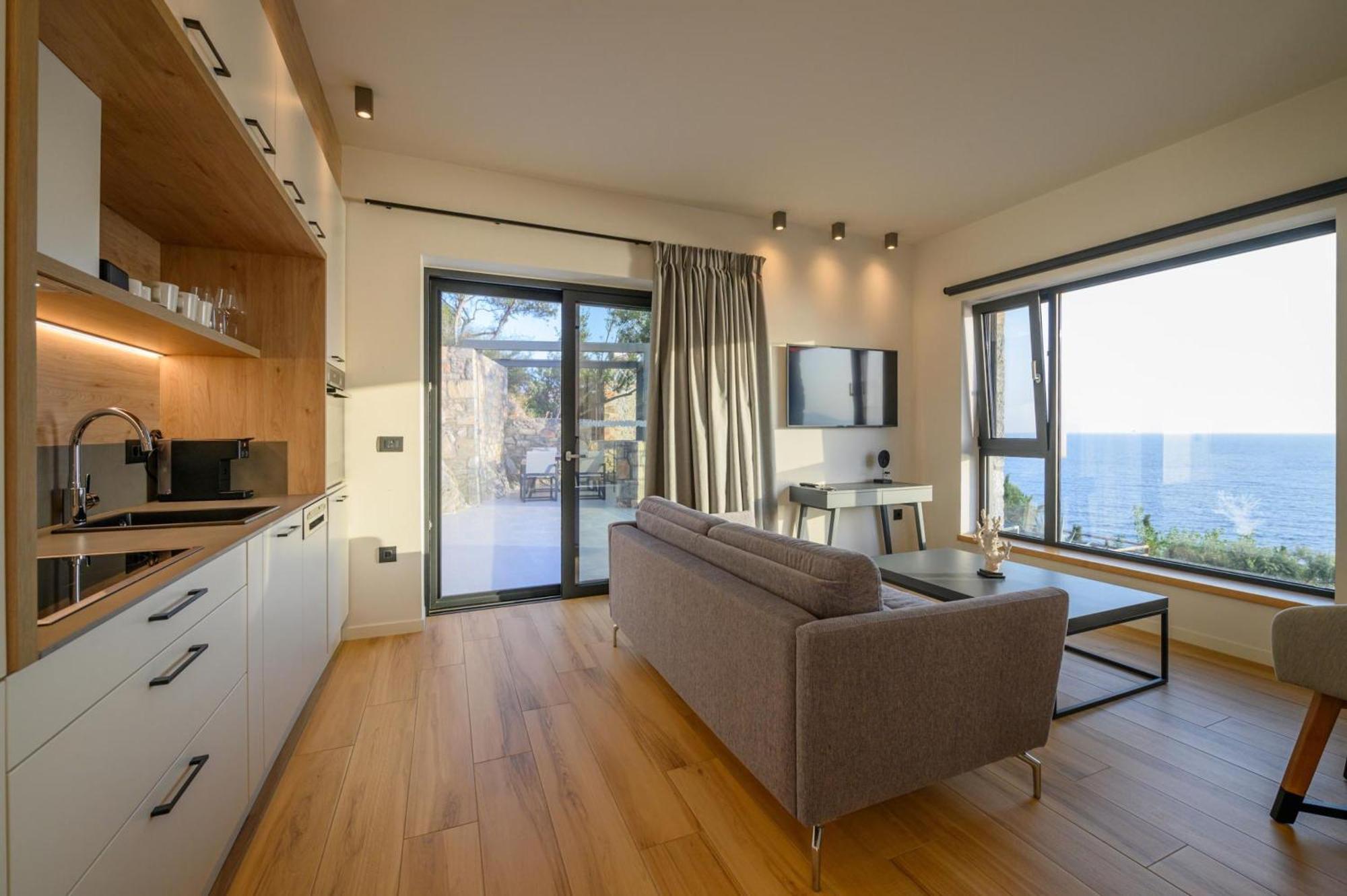 Mani Suites Agios Nikolaos  Exterior photo