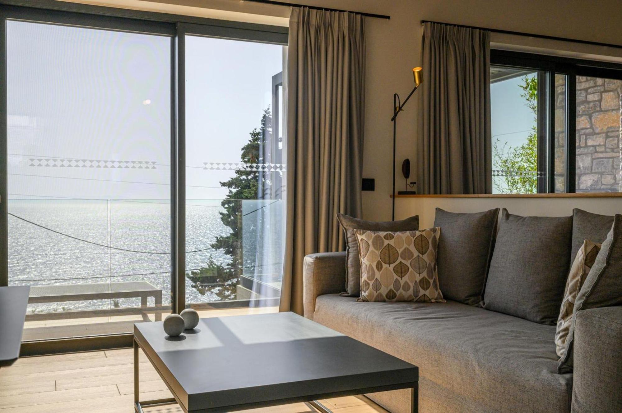 Mani Suites Agios Nikolaos  Exterior photo